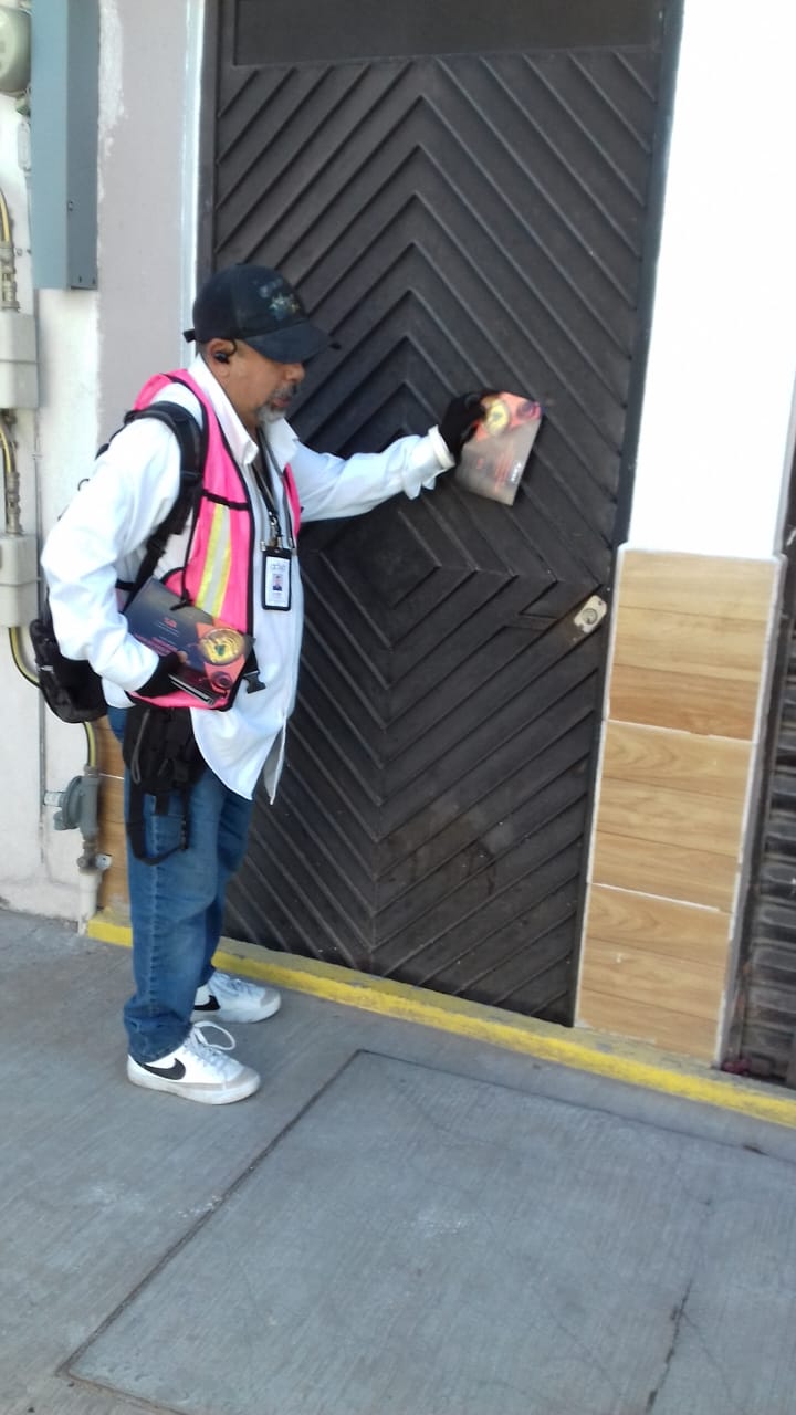 Reparto de volantes a domicilio